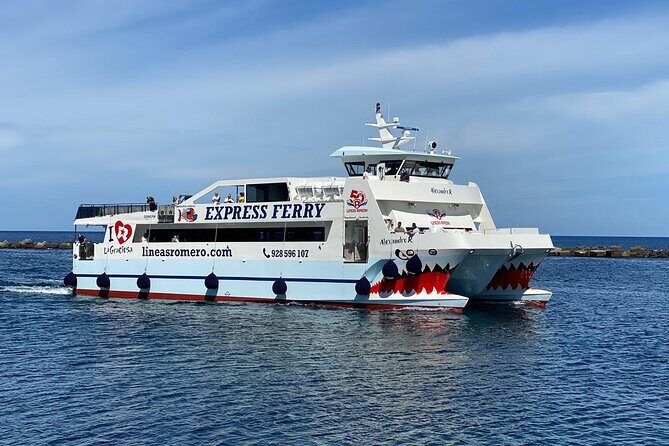 Lanzarote:Return ferry ticket to La Graciosa. Free wifi & parking - Key Points