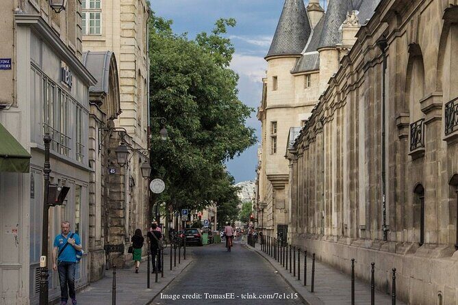Le Marais in the French Revolution: Private Paris Walking tour - A Deep Dive into the Tour Experience