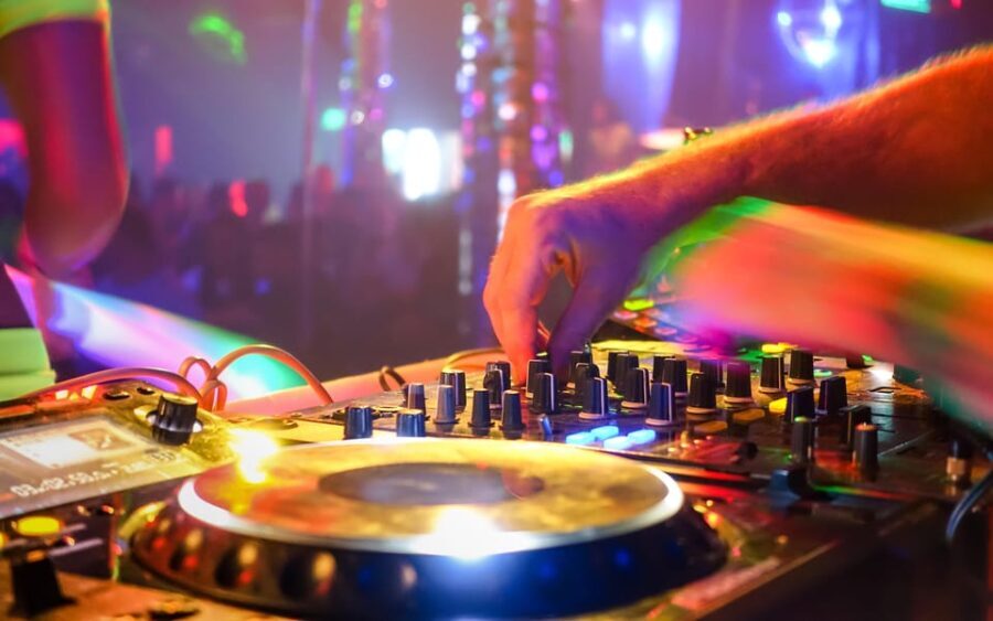 Learn to mix with a professional DJ in Ibiza - An In-Depth Look at the Ibiza DJ Course