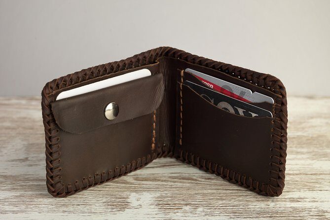 Leathercraft Workshop in the Rastro of Madrid - FAQ
