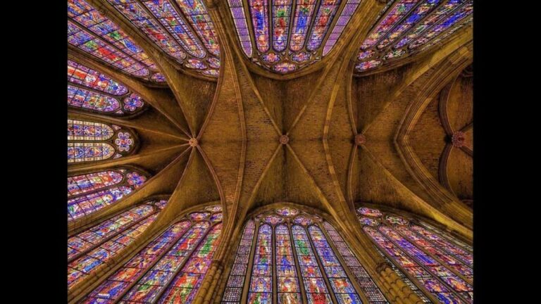 León Cathedral: tour with a local art historian - A Closer Look at the Tour Experience