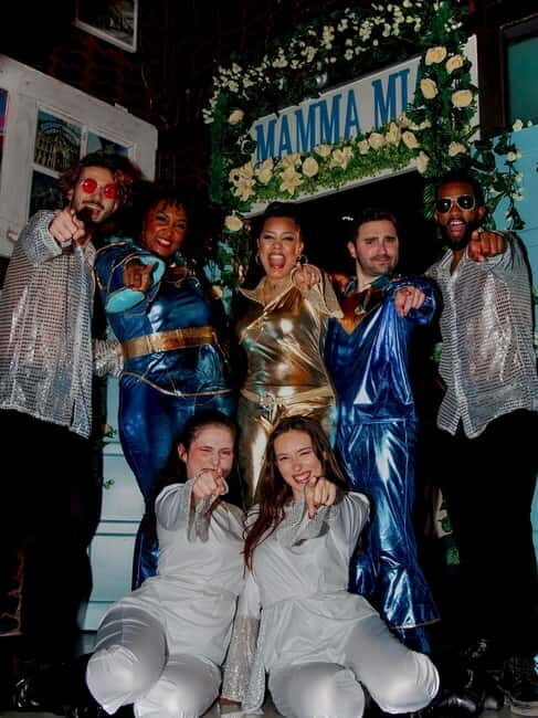 Lisbon: Mamma Mia Station Dinner Show with Drinks - In-Depth: What Makes This Experience Special