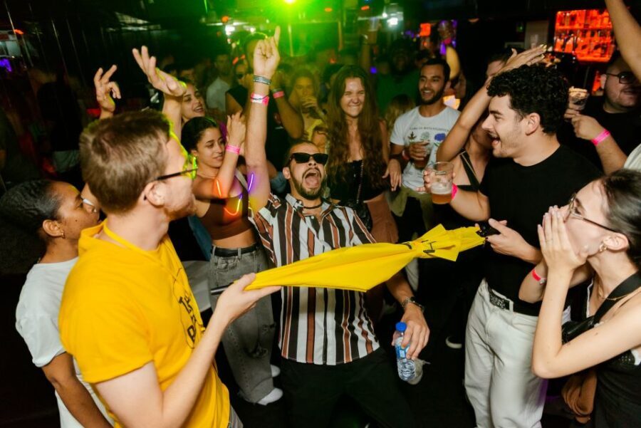 Lisbon: Pub Crawl with Open Bar, Shots & VIP Club Entry - An In-Depth Look at the Lisbon Pub Crawl Experience