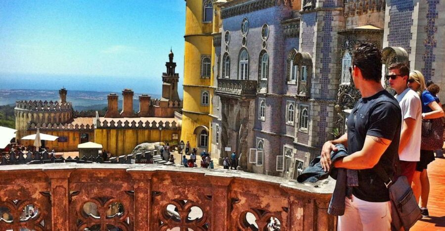 Lisbon: Sintra & Pena Palace Guided Tour with Hotel Pickup - Who Should Consider This Tour?