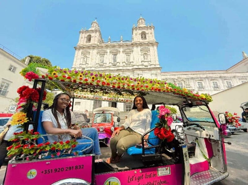 Lisbon: Tuk-Tuk Tour Historical Alfama old town private tour - A Closer Look at the Tour Itinerary