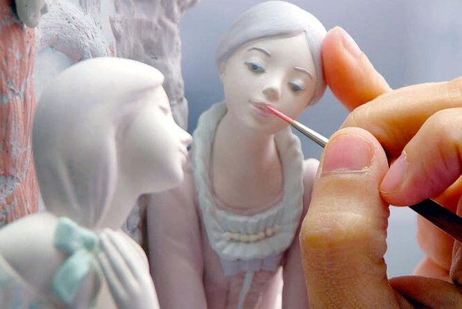 Lladro Factory Visit and Paella Lunch at the Beach - FAQ