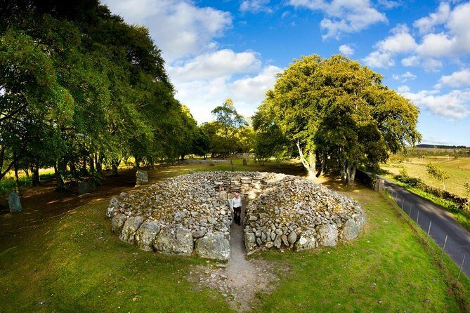 Loch Ness Cruise, Outlander & Urquhart Castle Tour from Inverness - The Details: Transportation, Guide, and Group Size