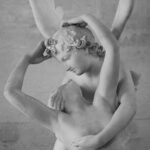 Louvre Art and Mysteries: Guided Experience for 6-people Max - Who Should Consider This Tour?