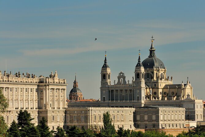 Madrid Big Bus Night Tour - Frequently Asked Questions