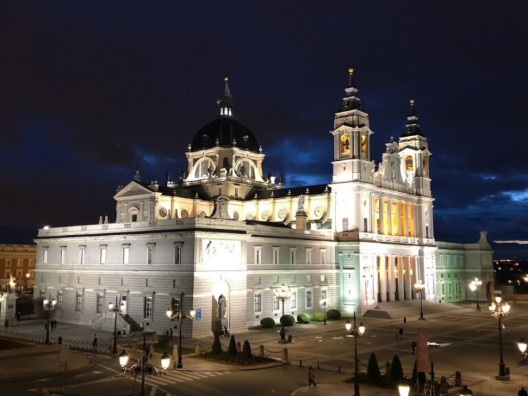 Madrid: Enchanted Evening Walking Tour in Spanish - Who Should Consider This Tour?