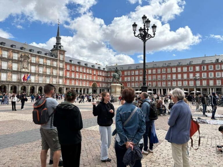 Madrid: Guided Walking Tour with Churros and Hot Chocolate - Why This Tour Offers Great Value