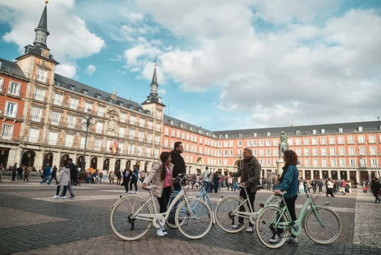 Madrid: Highlights Guided Vintage Bike Tour and Tapas Option - What Makes This Tour Special
