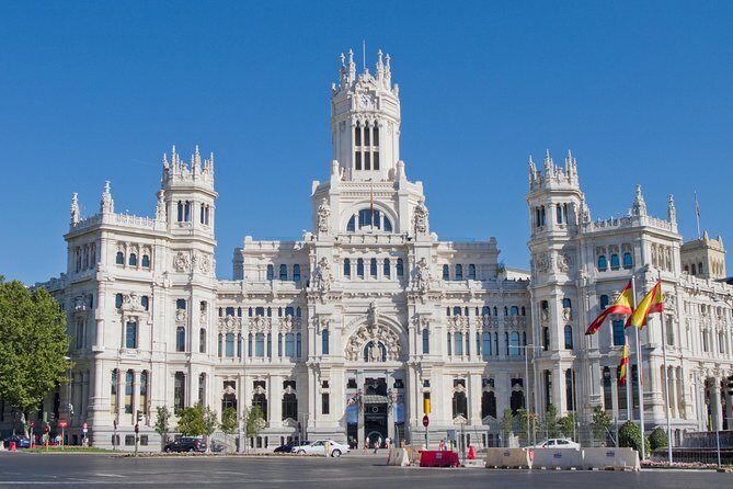 Madrid Highlights Private Walking Tour - Relaxing in Parque del Retiro