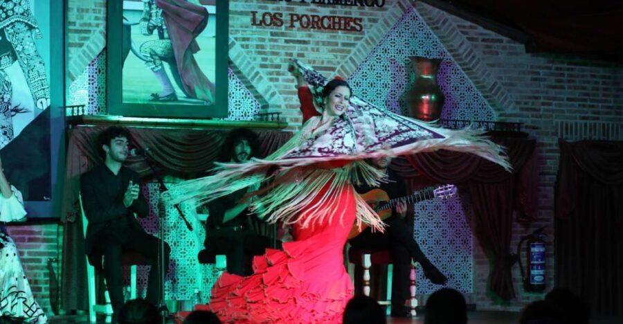 Madrid: Los Porches Flamenco Show with Tapas and Wine Ticket - Gastronomy and Atmosphere: A Spanish Feast for the Senses