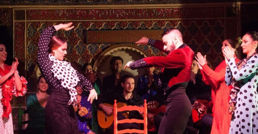 Madrid: Old Town Walking Tour and Flamenco Show - A Detailed Look at the Experience