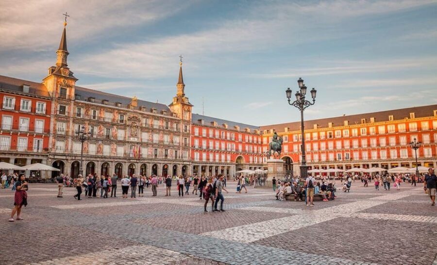 Madrid: Private 2-Hour City Highlights Tour with Local - The Sum Up: Who Is This Tour Best For?