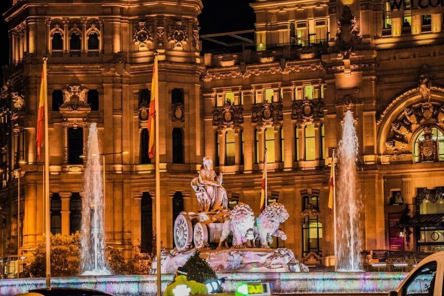 Madrid: Private Night Experience Tour with Local Guide - The Experience: What to Expect