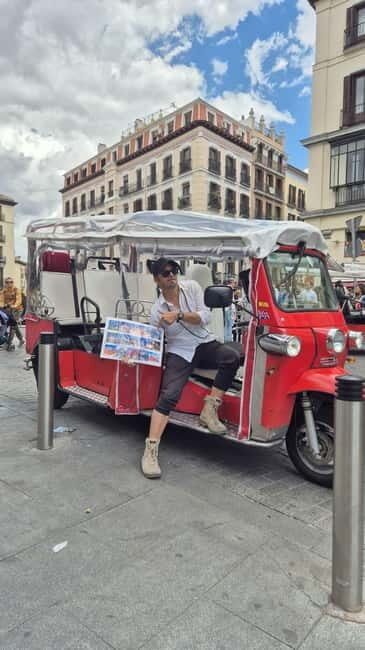 Madrid: Private Tuk Tuk Tour 1 hour - What It’s Like to Ride and Explore