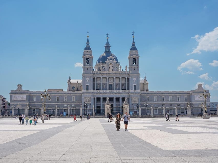 Madrid: Royal Palace Guided Tour with Entry Ticket - The Royal Palace: A Grand Introduction to Madrid’s Monarchy