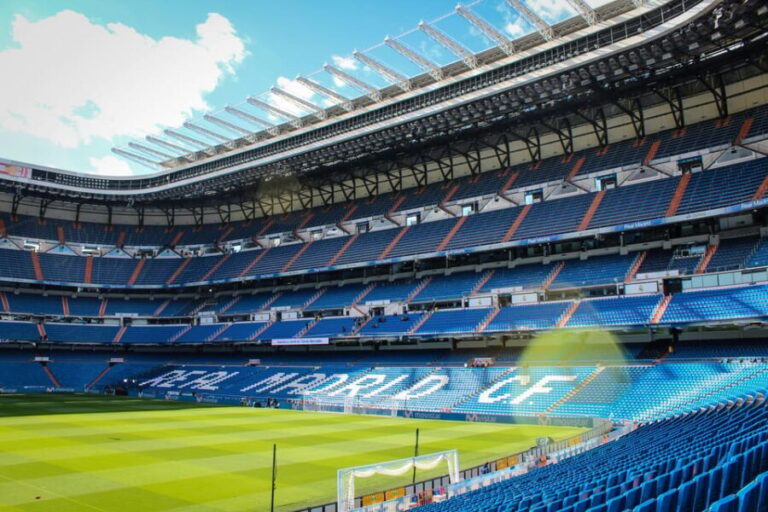 Madrid: Santiago Bernabéu Stadium Guided Tour - The Experience in Context