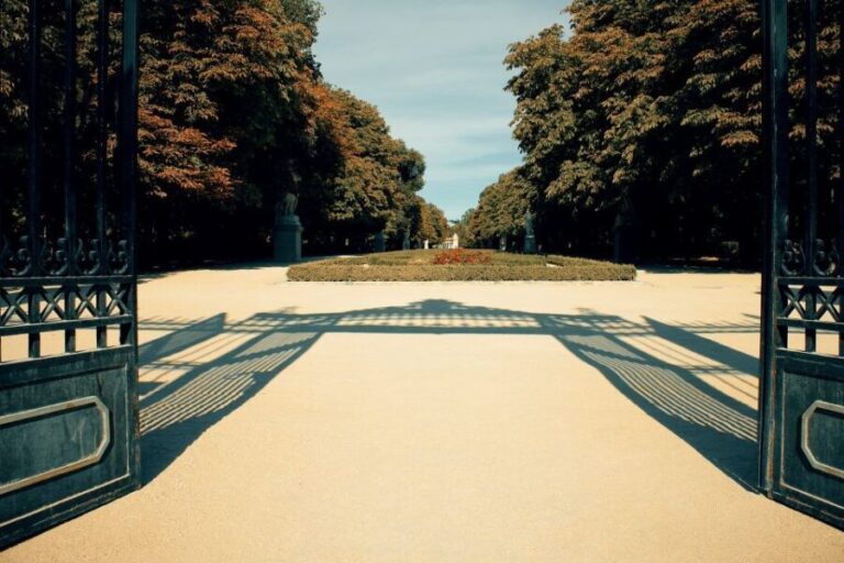 Madrid: Secrets of Retiro Park 2-Hour Walking Tour - The Historical Layers of Retiro Park