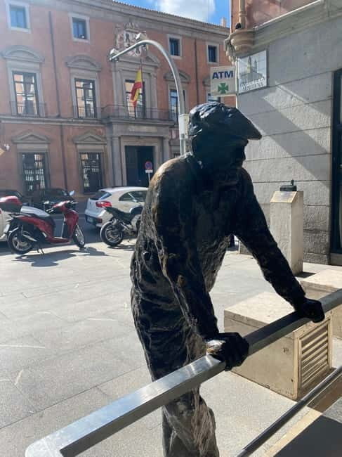 Madrid: walk through the Barrio de los Austrias with the option of visiting the Prado Museum - Who Should Consider This Tour?
