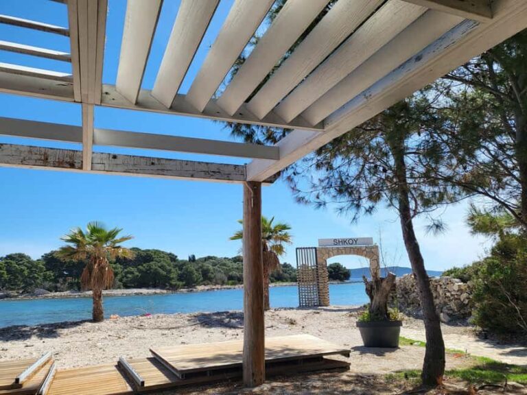 Magnific blue lagoon,speed boat towels included - Who Should Consider This Tour?