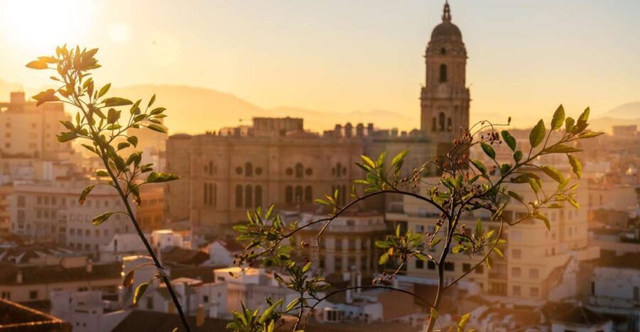Malaga: Express Walk with a Local in 60 minutes - Why Choose This Experience?