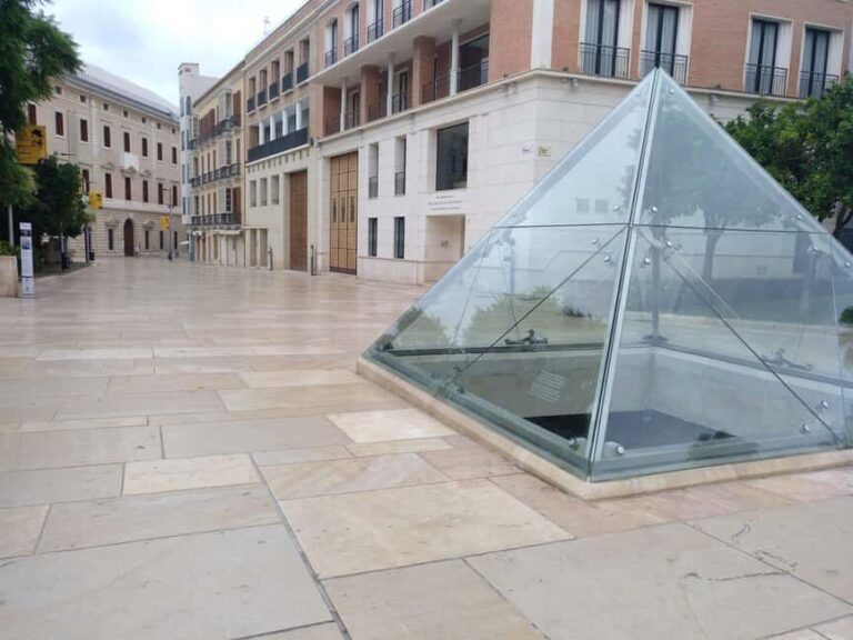 Málaga: Old Town Guided Walking Tour - How Well Does it Work as an Orientation?