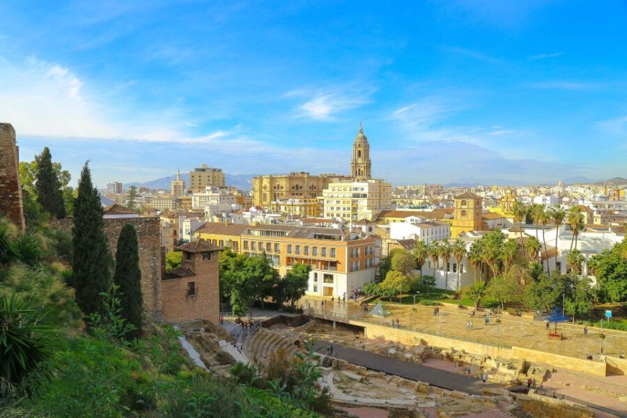 Malaga: Private History & Highlights walking tour - Who Should Consider This Tour?