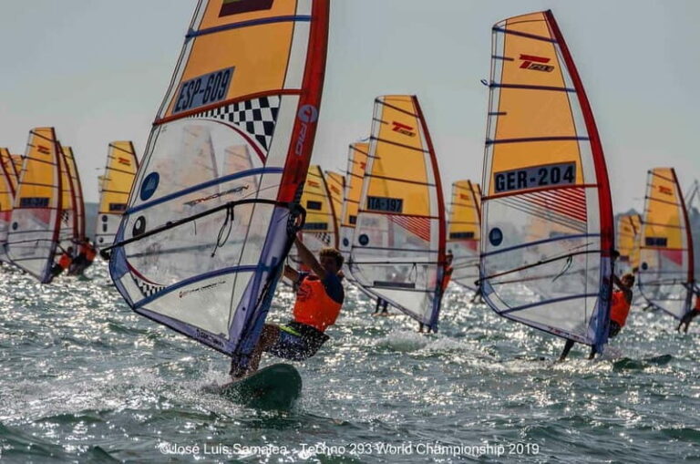 Malaga: Windsurfing lessons in Playa del Palo - What the Experience Looks Like