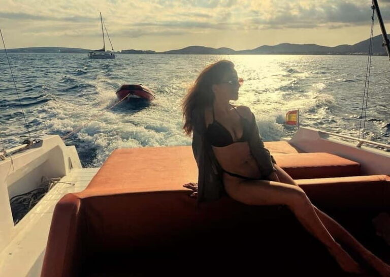 Mallorca: Charming boat ride with tapas and Mallorcan wines - Who Should Consider This Tour?