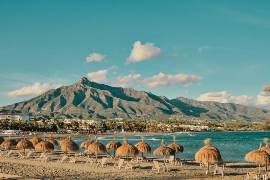Marbella: Express Walk with a Local in 60 minutes - An Authentic Glimpse of Marbella in a Nutshell
