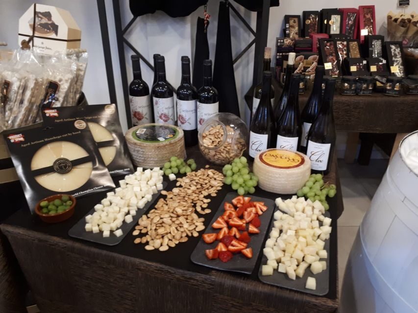 Marbella: Tour of the Old Town with Tapas & Wine - The Practical Side