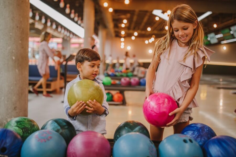 Maspalomas: Bowling Session Entry Ticket at Holiday World - The Experience in Detail