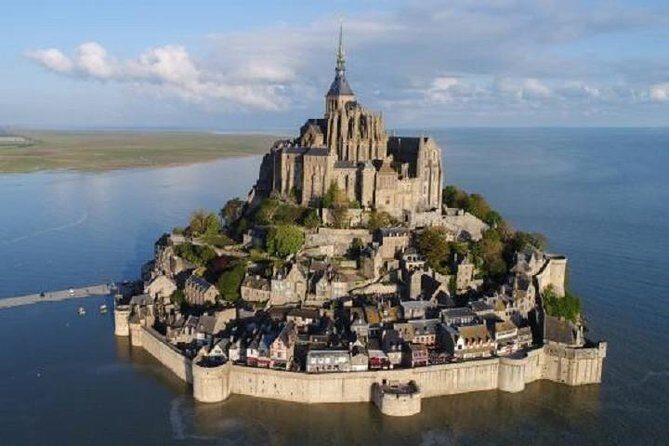 Mont St Michel Guided Day Trip from Paris in Minivan - An In-Depth Look at the Mont Saint Michel Day Trip