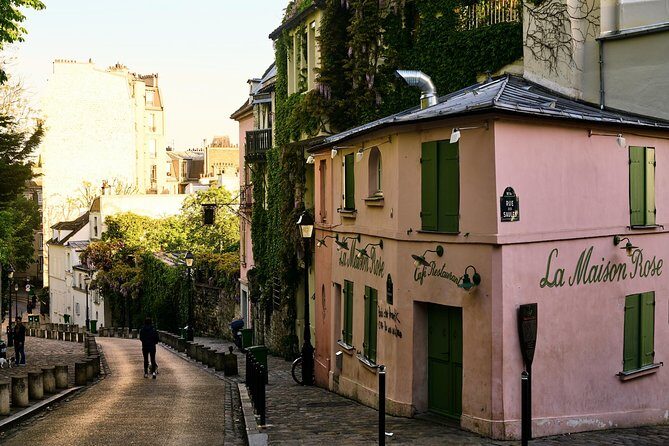 Montmartres heritage with specialties tasting Private Tour - Exploring Montmartre: What the Tour Offers