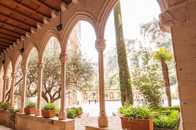 Montserrat & Medieval Winery with Tapas/Lunch - FAQ