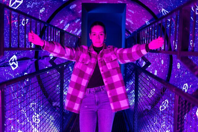 Museum of Illusions Zagreb - Group Size, Accessibility, and Practicalities