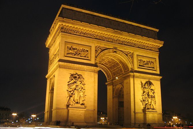 Night Paris / duration 2h - from 1 to 6 passengers - An In-Depth Look at the Paris Night Tuk-Tuk Tour