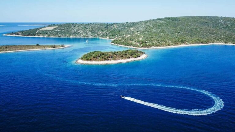 Omi: Bra and Hvar Islands Private Boat Tour with Skipper - Who Should Consider This Tour?