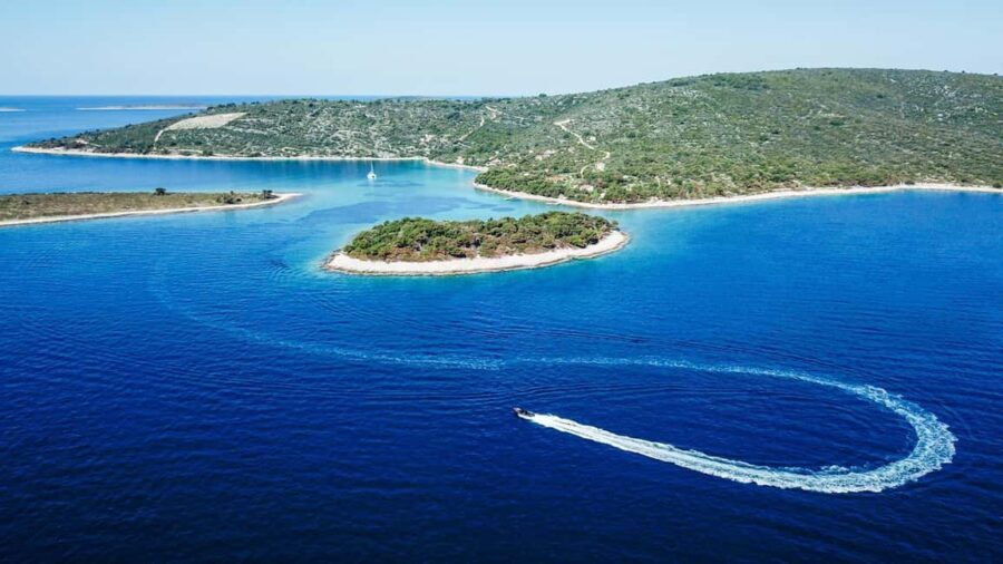 Omi: Bra and Hvar Islands Private Boat Tour with Skipper - Who Should Consider This Tour?