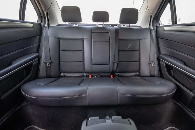 One-way transfer by sedan from Seville Airport to hotel in Seville Center - Who Should Consider This Transfer?