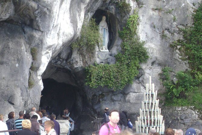 Our Lady of Lourdes, guided tour, on foot, of the sanctuary. - A Closer Look at the Lourdes Guided Tour Experience
