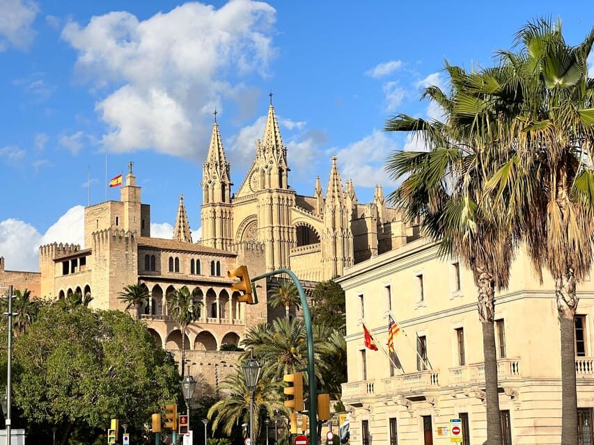 Palma authentically. City tour with snacks and wine - A detailed look at what to expect from the Palma city tour