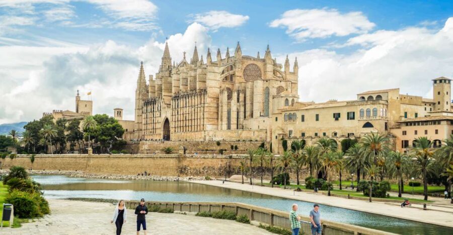 Palma: Cathedral of Mallorca Skip-the-Line Entry Ticket - What to Expect Inside