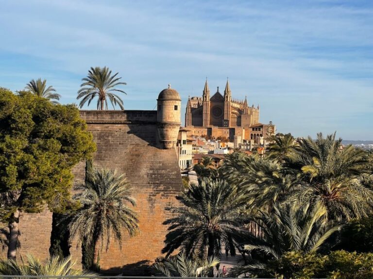 Palma de Mallorca: Old Town Atmospheric Evening Tour - The Hidden Stories and Mystical Places