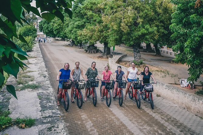 Palma de Mallorca Shore Excursion: Bike Tour with Cathedral and Parc de la Mar - What You Can Expect from Each Stop