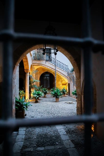 Palma: "History & Beauty" Eco-Friendly E-Scooter Tour - Detailed Breakdown of the Itinerary