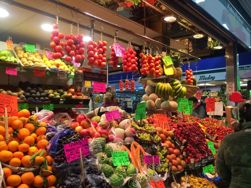 Palma: Walking Tour with Mediterranean Delicacies - Exploring Palma’s Historic Old City